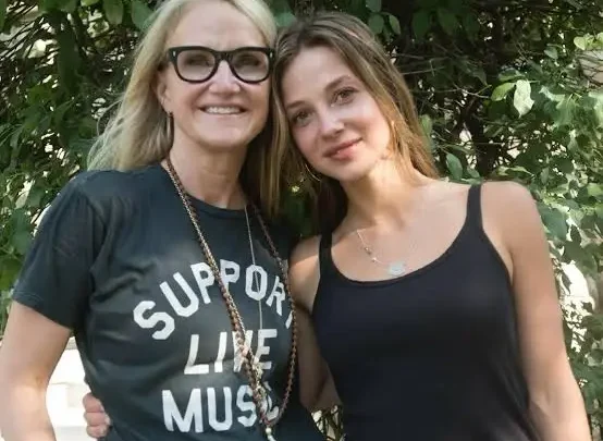 Kendall Robbins Biography: Age, Songs, Parents, Net Worth, Height, Siblings, Career, Boyfriend