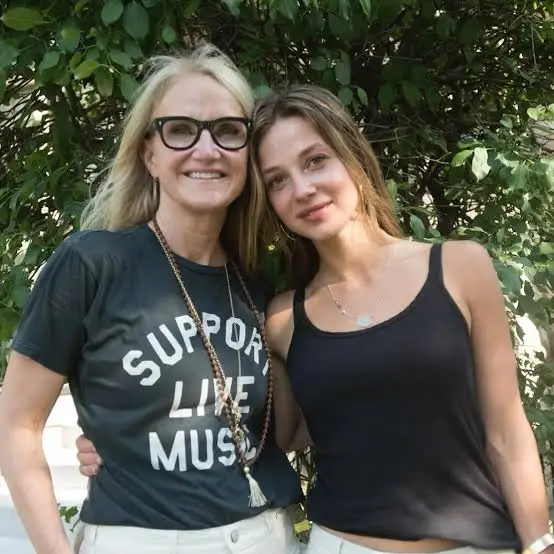 Kendall Robbins Biography: Age, Songs, Parents, Net Worth, Height, Siblings, Career, Boyfriend