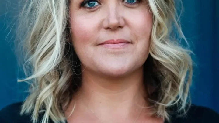 Shauna Niequist Bio: Age, Books, Net Worth, Husband, Parents, Height, Kids, Podcast