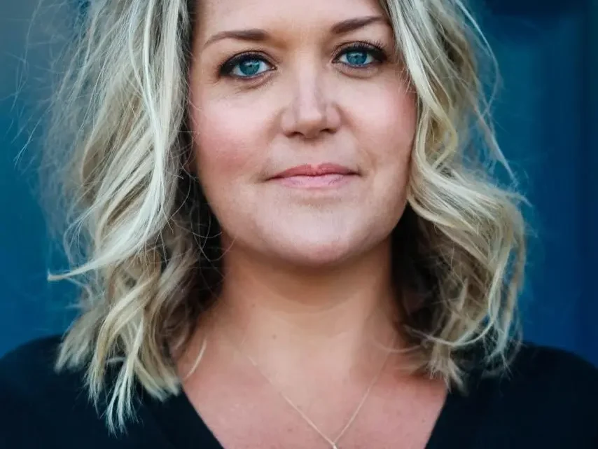 Shauna Niequist Bio: Age, Books, Net Worth, Husband, Parents, Height, Kids, Podcast