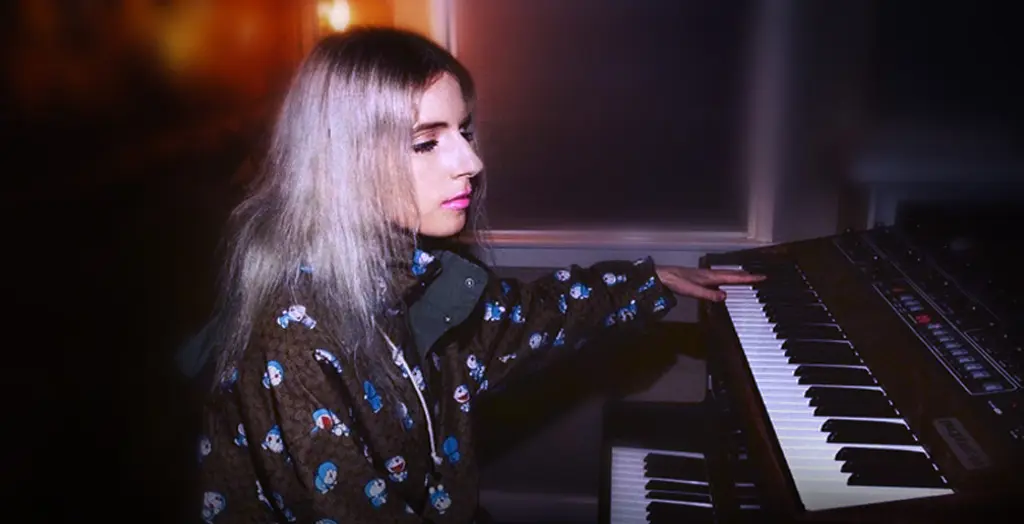 DOMi (musician) Biography: Boyfriend, Parents, Age, Height, Net Worth, Songs, Instagram, Nationality