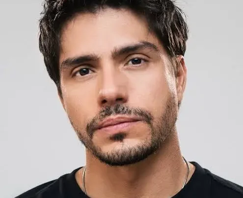 Reinaldo Zavarce Biography: Movies, Wife, Age, Height, Ethnicity, Parents, Awards, Net Worth