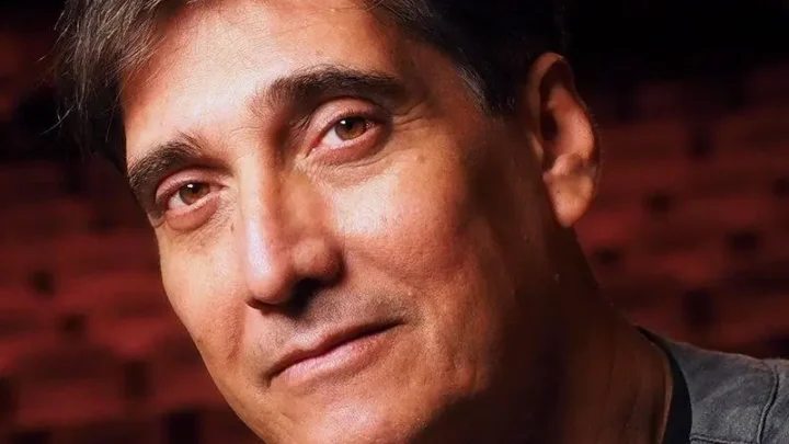 Guillermo Dávila Biography: Sister, Height, Songs, Net Worth, Age, Children, Movies, Ethnicity