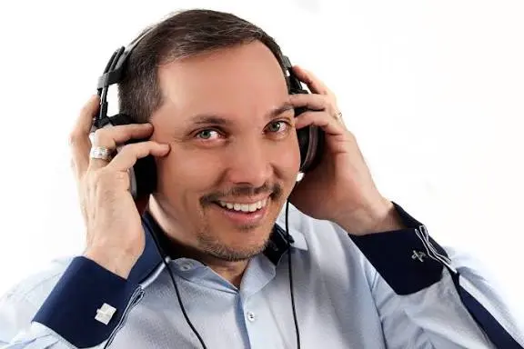 Isnardo Bravo Biography: Wife, Ethnicity, Net Worth, Age, Height, Parents, Tv Shows, Children