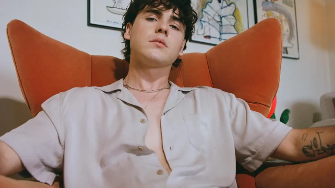 Jack Gray Biography: Ethnicity, Girlfriend, Awards, Net Worth, Age, Instagram, Height, Songs & Albums