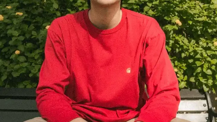 Phum Viphurit Biography: Awards, Age, Net Worth, Instagram, Songs, Girlfriend, Albums, Parents