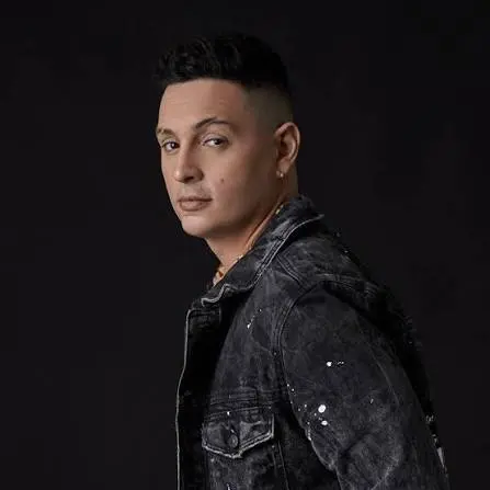 Víctor Drija Biography: Wife, Songs, Age, Net Worth, Movies, TikTok, Awards, Dance Videos, Kids, Ethnicity, Height