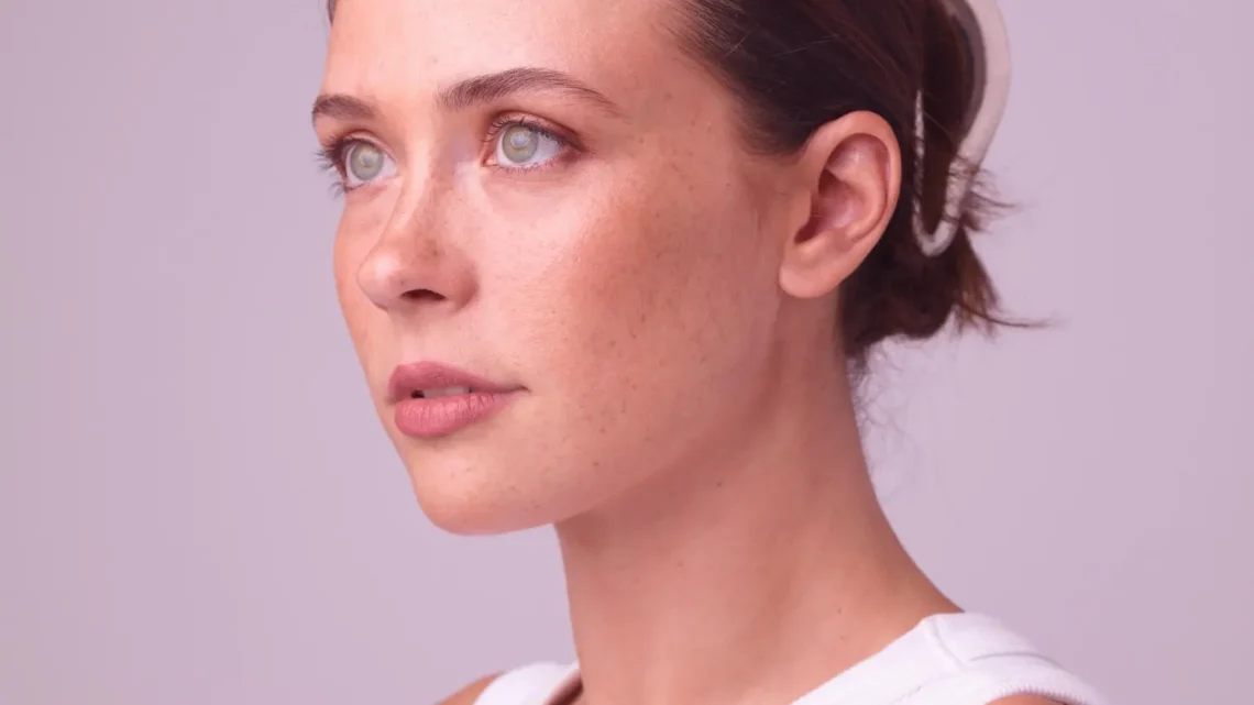 Mia Tomlinson Biography: Boyfriend, Movies, Net worth, Height, Age, Awards, TV Shows, Instagram