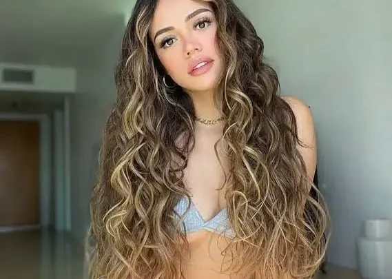 Mayra Goñi Biography: Songs, Age, Net Worth, Height, Movies, Ethnicity, Instagram