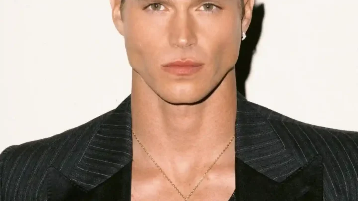 Matthew Noszka Biography: Girlfriend, Height, Net Worth, Age, Movies, Eye Color, Siblings, Runway