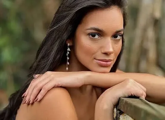 Alane Dias Biography: Height, Age, Net Worth, Movies, Boyfriend, Parents, Career, Instagram, TV Shows