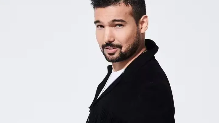 Ezio Oliva Assereto Biography: Tv Shows, Age, Wife, Ethnicity, Net Worth, Height, Songs, Children