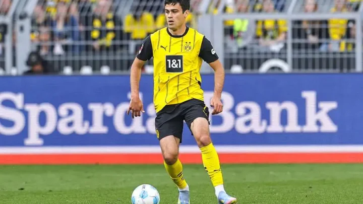 Giovanni Reyna Biography: Height, Net Worth, Age, Family, Parents, Club, Girlfriend, Instagram, Siblings