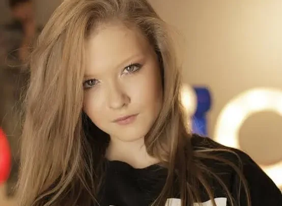 Viktoria Vernik Biography: Net Worth, Age, Height, Sister, Parents, Songs, Boyfriend