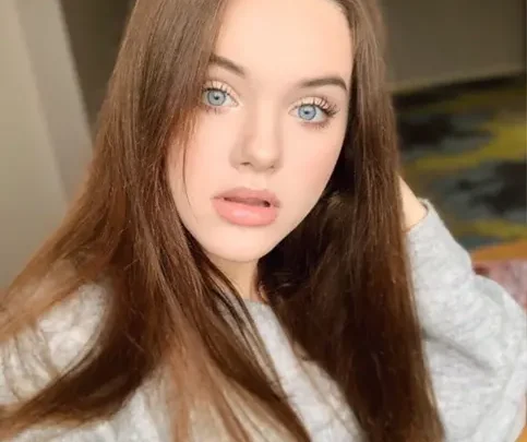 Angelina Romanovskaya Biography: Daughter, Age, Boyfriend, Net Worth, Height, Parents, Songs