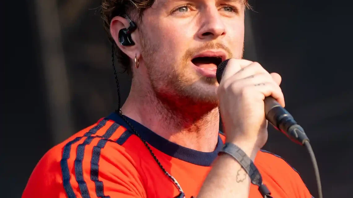 Tom Grennan Biography: Songs, Height, Net Worth, Albums, Siblings, Age, Boyfriend, Instagram, Siblings