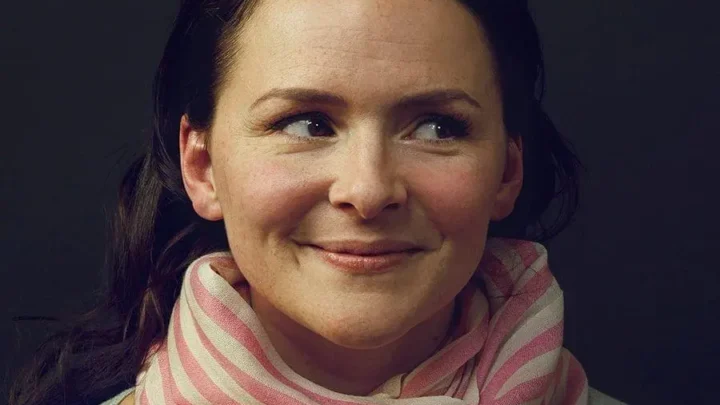 Emilíana Torrini Biography: Films, Age, Height, Net Worth, Spouse, Songs & Albums, Instagram