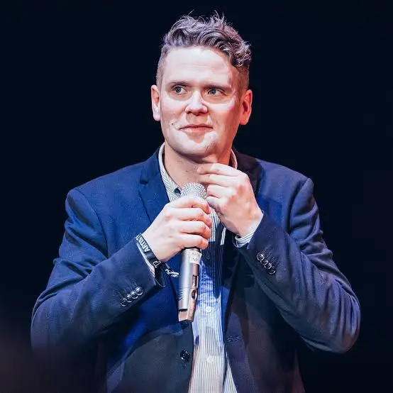 Ari Eldjárn Biography: Age, Height, Children, Net Worth, Comedy, Career, Wife, Facebook