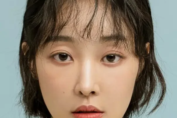 Lee Chae-Won Biography: Age, Height, Net Worth, Parents, Siblings, Partner, Movies & TV Shows