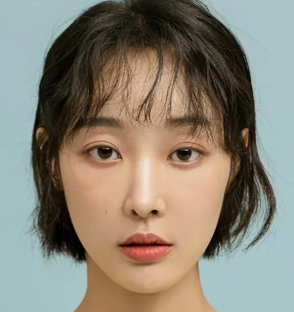 Lee Chae-Won Biography: Age, Height, Net Worth, Parents, Siblings, Partner, Movies & TV Shows