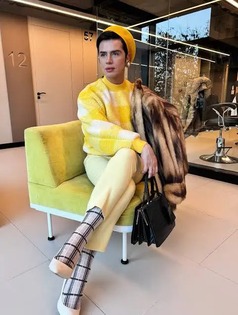 Santiago Artemis Biography: TV Shows, Stylist, Age, Instagram, Spouse, Net Worth, Height, Awards