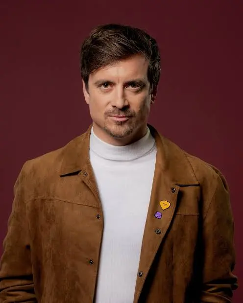 Niels Destadsbader Biography: Parents, Movies, TV Shows, Age, Spouse, Children, Height, Net Worth, Albums