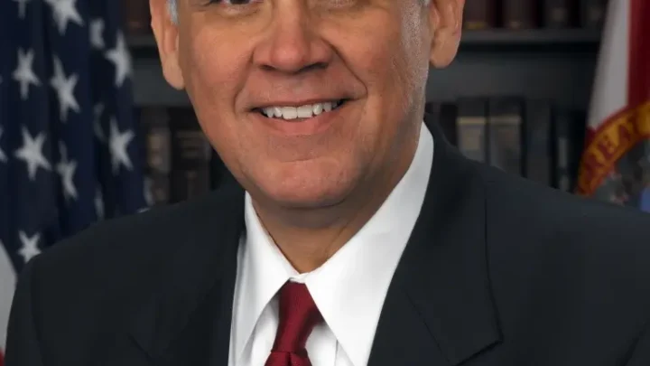 Mel Martinez Biography: Wife, Movies, Age, Height, Ethnicity, Religion, Awards, Instagram, Children