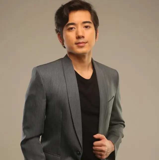 Renz Fernandez Biography: Movies, Age, Height, Awards, Ethnicity, Parents, Runway, Wife