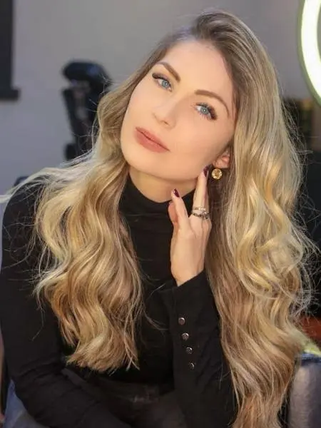 Renata Dávila Biography: Net Worth, Age, Height, Parents, Brother, Instagram, Career, Movies, TV Shows