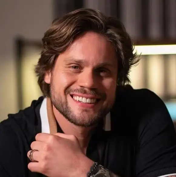 Breno Siqueira Simões Biography: Age, Net Worth, Height, Parents, Wife, Son, Big Brother, Career, Instagram