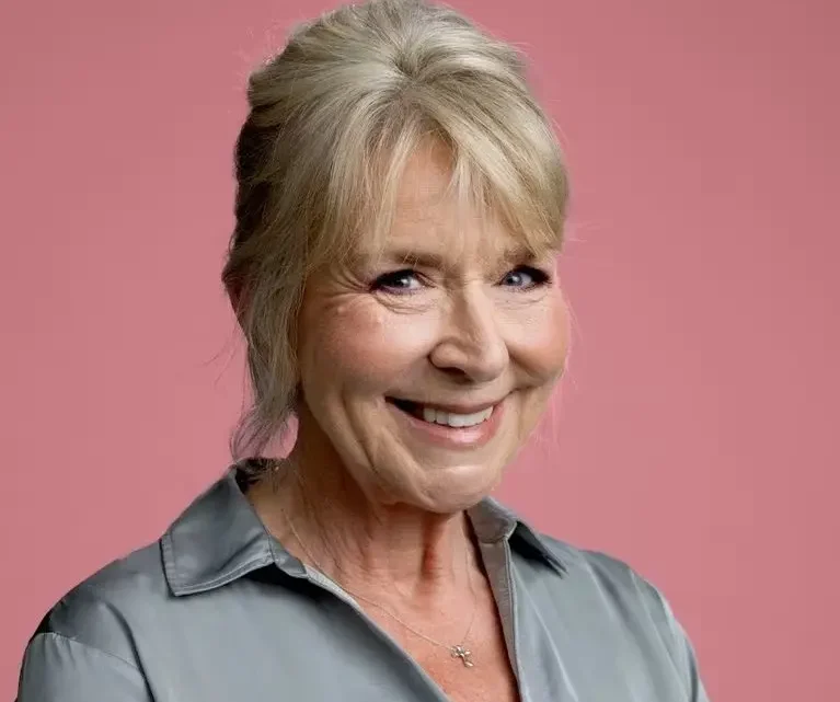 Fern Britton Biography: Height, Net Worth, Age, Husband, Parents, Movies & TV Shows, Kids, Books