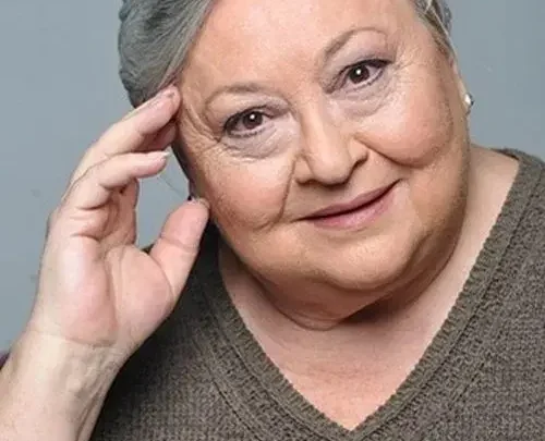 Piroska Molnár Biography: Age, Height, Net Worth, Parents, Husband, Children, Movies & TV Shows, Songs