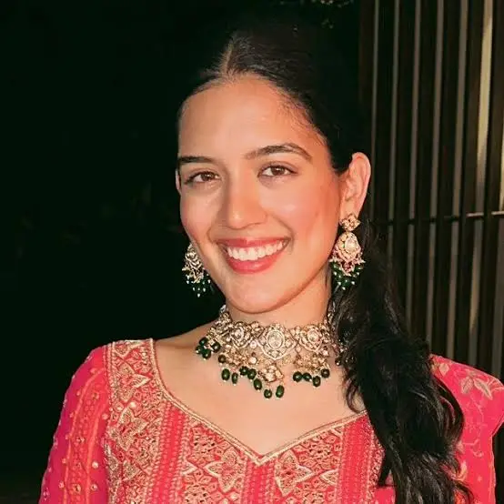 Shivani Bafna Biography: Husband, Height, Age, Net Worth, Parents, Brother, Instagram, Wiki