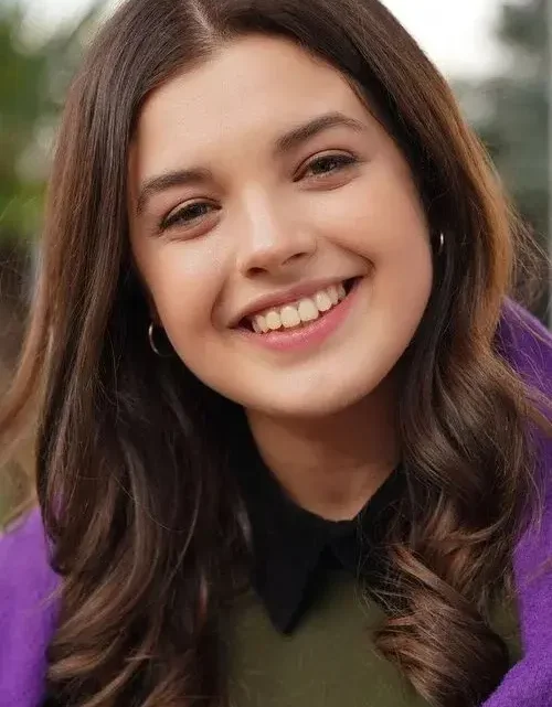 Gülderen Güler Biography: Net Worth, Age, Parents, Height, Husband, Movies, Instagram, Career