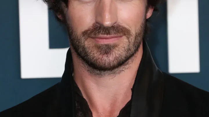 Eoin Macken Biography: Height, Net Worth, Age, Girlfriend, Daughter, Parents, Movies & TV Shows, Siblings