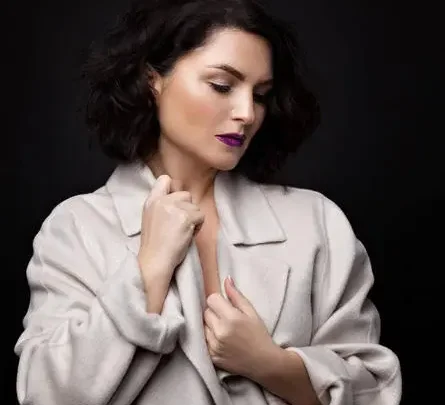 Gunesh Abasova Biography: Age, Songs, Husband, Net Worth, Height, Parents, Albums, Career