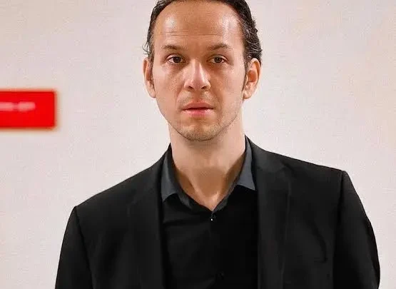 Öner Erkan Biography: Height, Age, Net Worth, Parents, Movies & TV Shows, Spouse, Songs