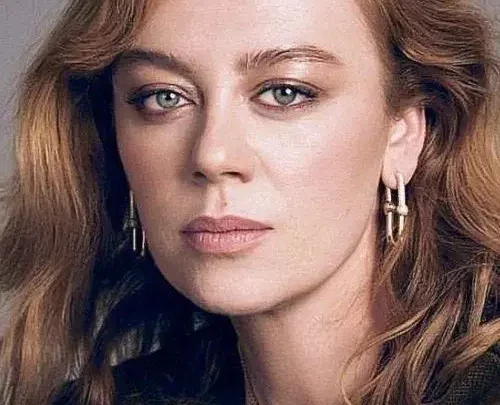 Demet Evgar Biography: Age, Movies & TV Shows, Height, Parents, Net Worth, Children, Husband