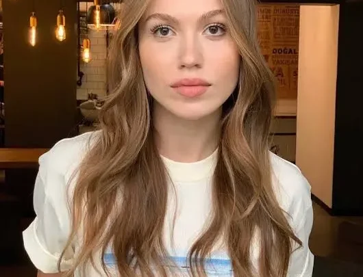 Duygu Özaslan Biography: Net Worth, Age, Boyfriend, Height, Parents, YouTube