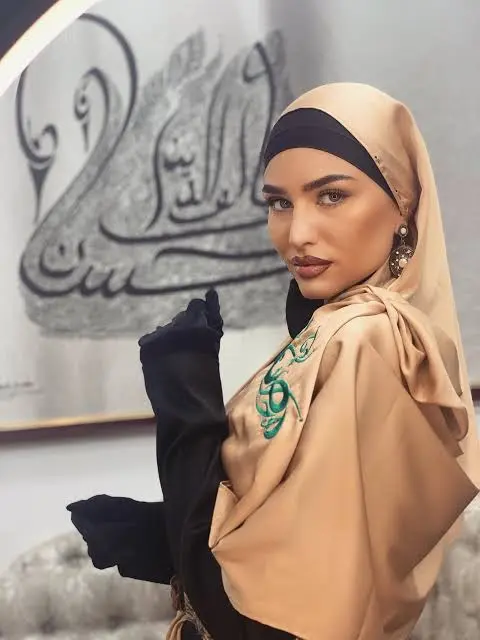 Selma Mekić Biography: Age, Ex-Husband, Net Worth, Height, Career, Parents, Education, Instagram