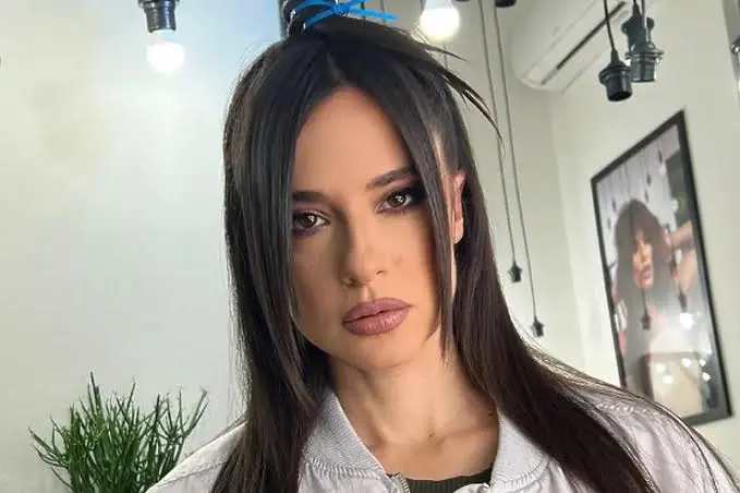 Sajsi MC Biography: Husband, Age, Net Worth, Height, Songs, Sister, Career, Albums, Instagram