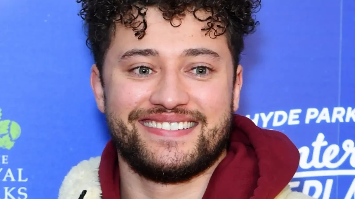 Myles Stephenson Biography: Age, Height, Net Worth, Parents, Children, Instagram, Wife, Songs