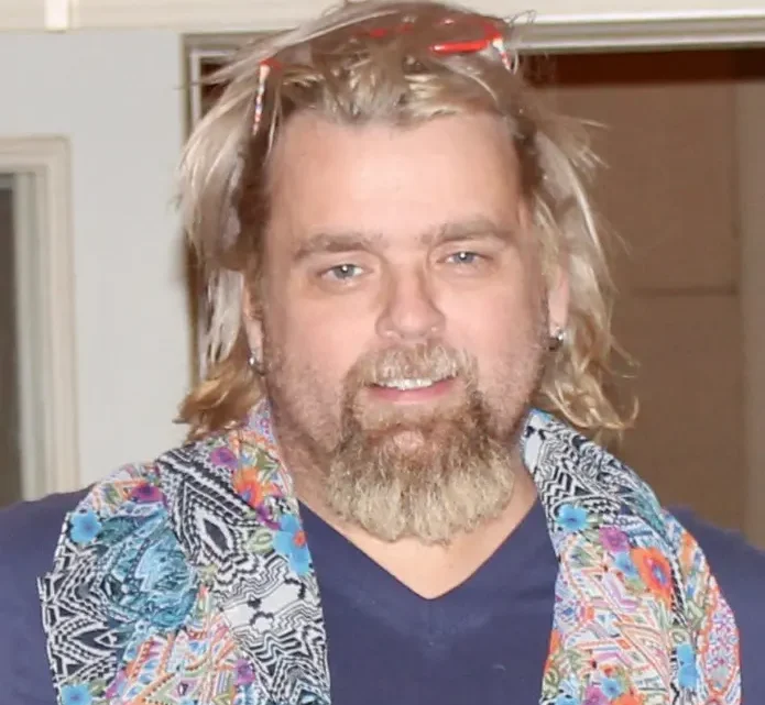 Jonathan Hay Biography: Net Worth, Age, Spouse, Children, Parents, Birthplace, Height, Songs