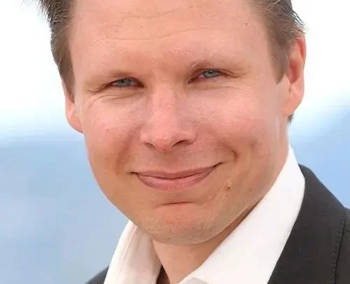 Eero Milonoff Biography: Wife, Age, Ethnicity, Movies, Awards, Net Worth, Height, Instagram