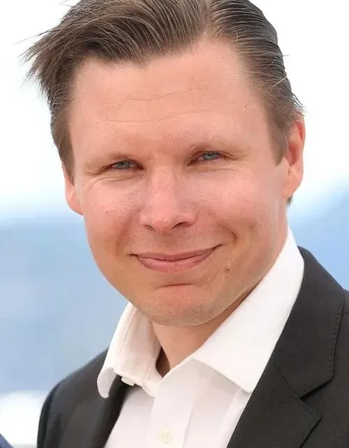 Eero Milonoff Biography: Wife, Age, Ethnicity, Movies, Awards, Net Worth, Height, Instagram