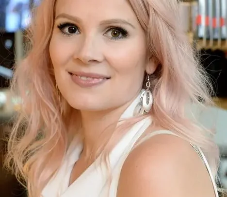 Pamela Tola Biography: Awards, Ethnicity, Instagram, Parents, Net Worth, Movies, Age, Height