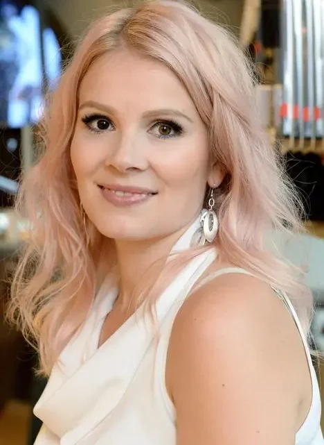 Pamela Tola Biography: Awards, Ethnicity, Instagram, Parents, Net Worth, Movies, Age, Height