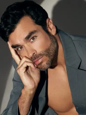 Gonzalo García Vivanco Biography: Nationality, Age, Movies, Height, Facebook, Spouse, Net Worth, TV Shows