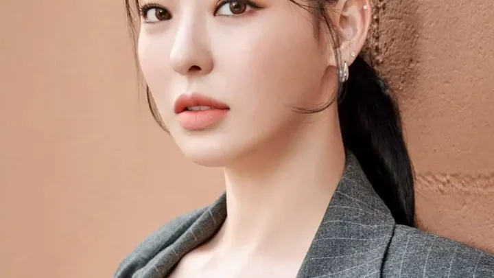 Lee Da‑hee Biography: Model, Net Worth, Siblings, Age, Height, Spouse, Parents, Movies & TV Shows