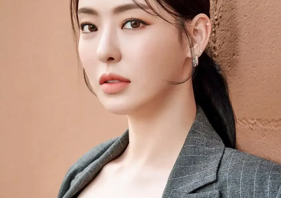 Lee Da‑hee Biography: Model, Net Worth, Siblings, Age, Height, Spouse, Parents, Movies & TV Shows